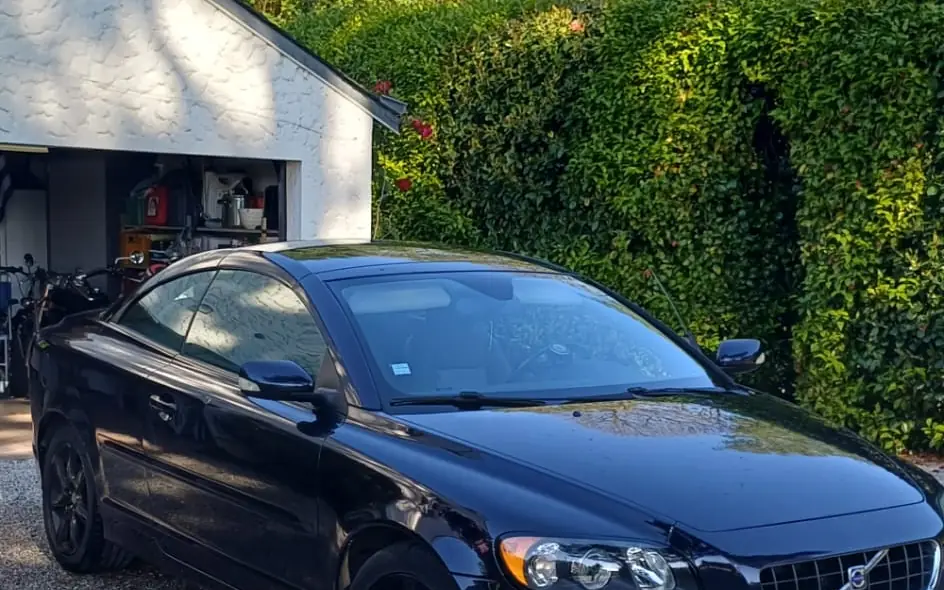 Volvo V40 noire boîte automatique à vendre chez Martin Car BZH à Lorient
